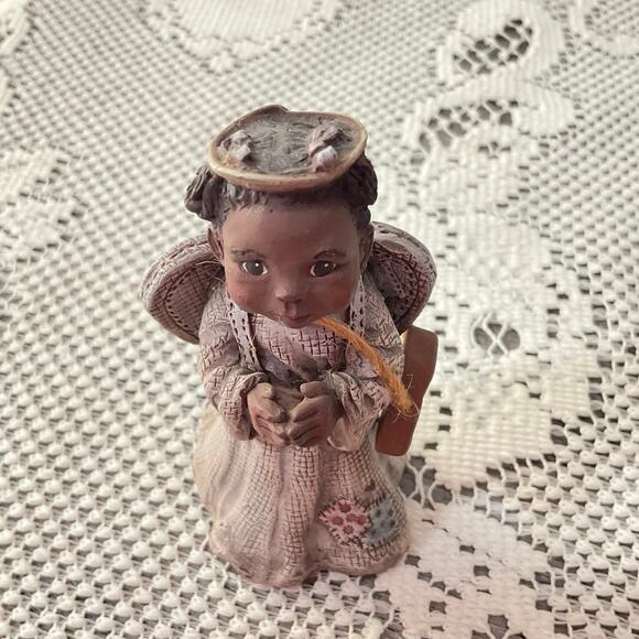 Vintage 1990 Sarah’s Attic Pansy Black Heritage Angel - Picture 6 of 6